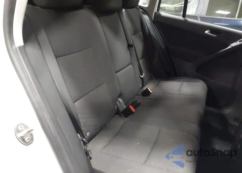 2017 Volkswagen Tiguan 2.0T/2.0T S z USA, uszkodzony, nr VIN WVGBV7AX2HK051543